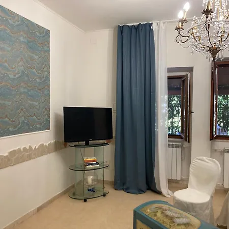 Holiday home Il Giglio Viola Ponte Lucano